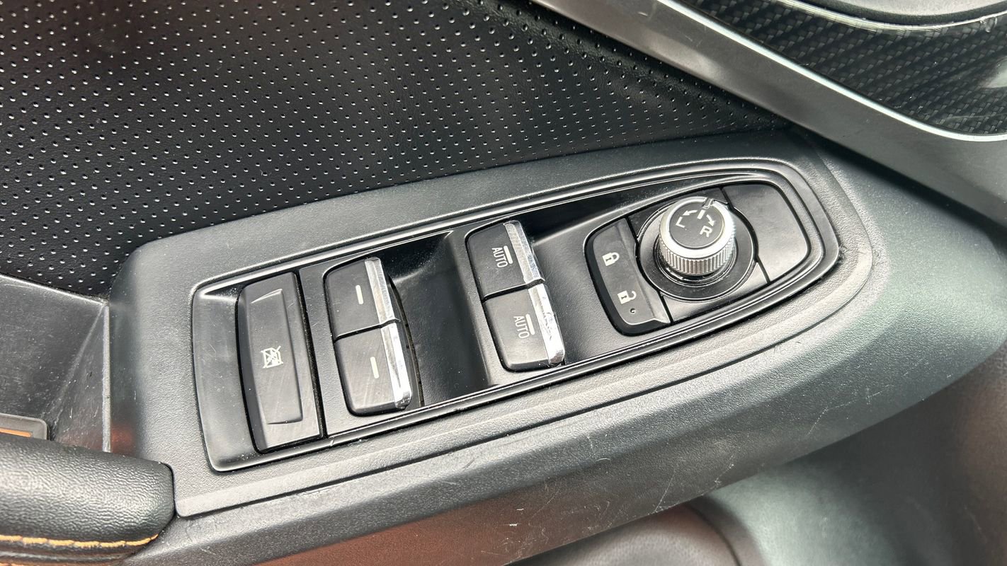 Used 2020 Subaru Crosstrek 2.0i Limited w/ Moonroof Package w/Navigation image 34