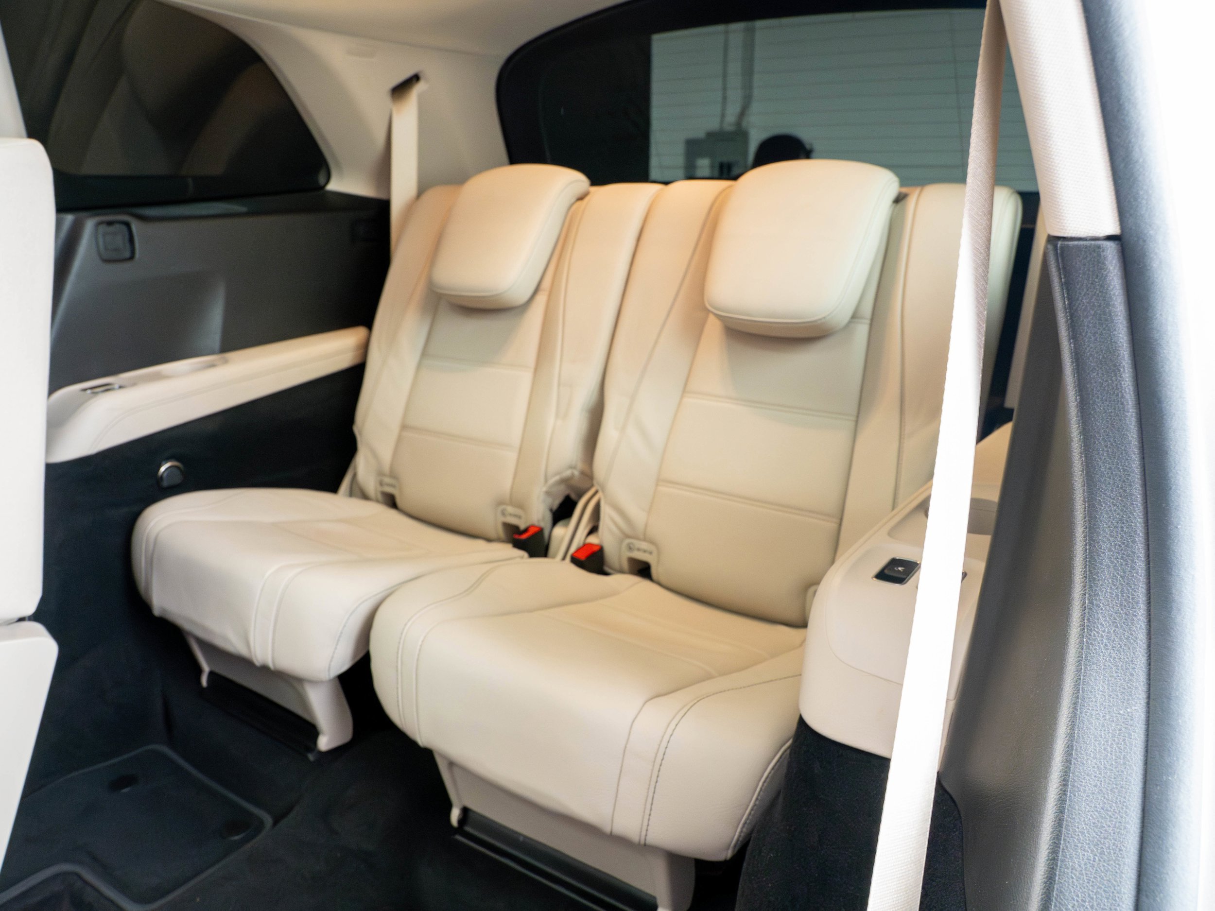 Used 2021 Mercedes-Benz GLS 450 4MATIC image 35