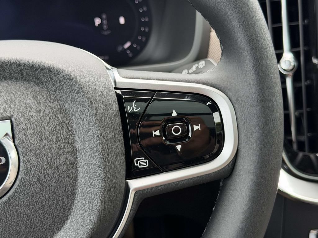 New 2026 Volvo XC90 B5 Plus w/ Protection Package AWD/4WD image 9