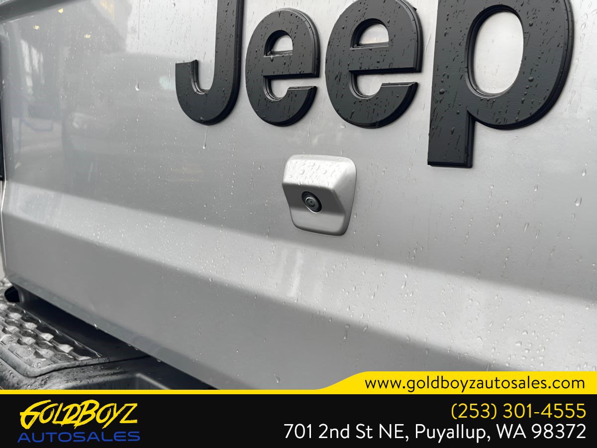 Used 2020 Jeep Gladiator Overland w/ Trailer Tow Package image 27