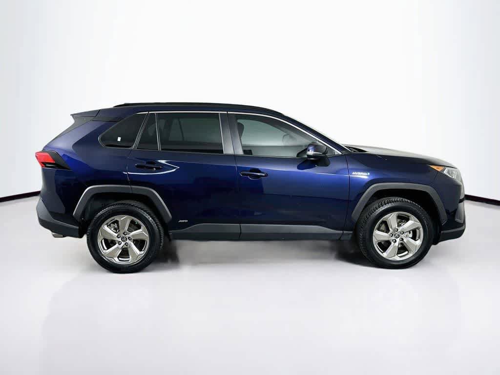 Used 2021 Toyota RAV4 XLE Premium AWD/4WD image 26