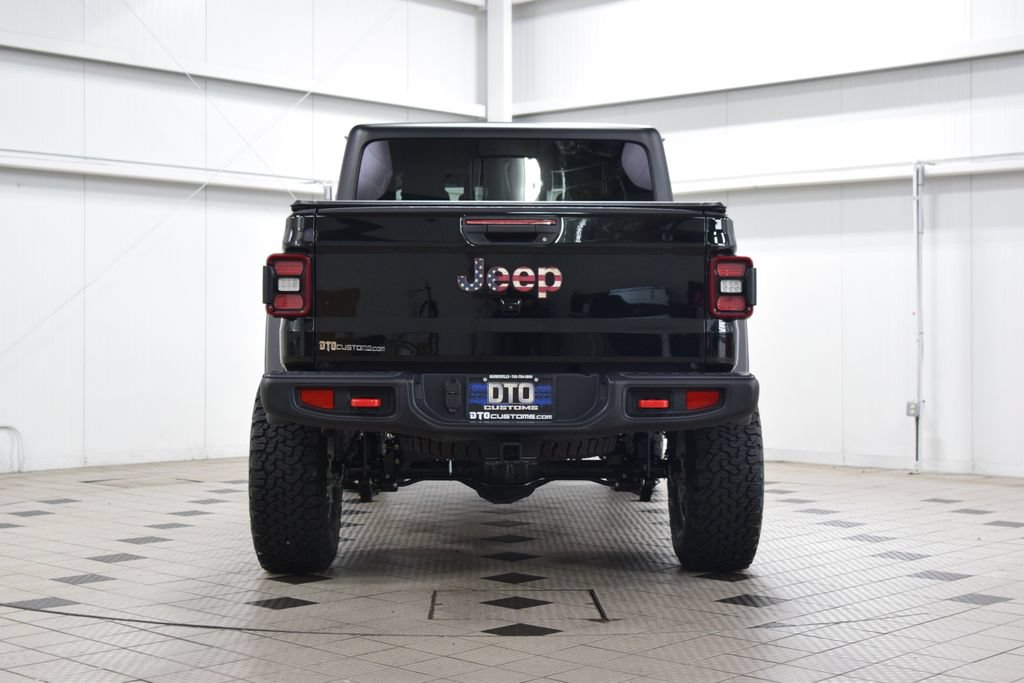 Used 2025 Jeep Gladiator Rubicon AWD/4WD image 7