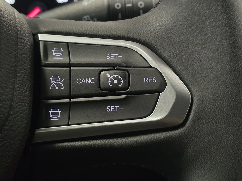 Used 2024 Jeep Compass Limited image 31