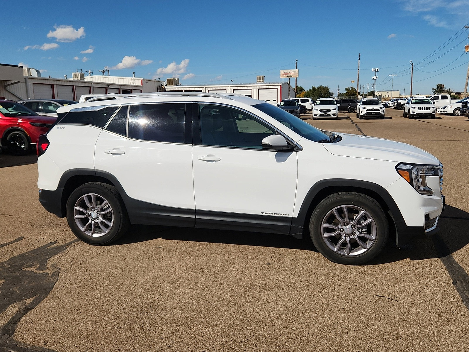 Used 2023 GMC Terrain SLT image 5
