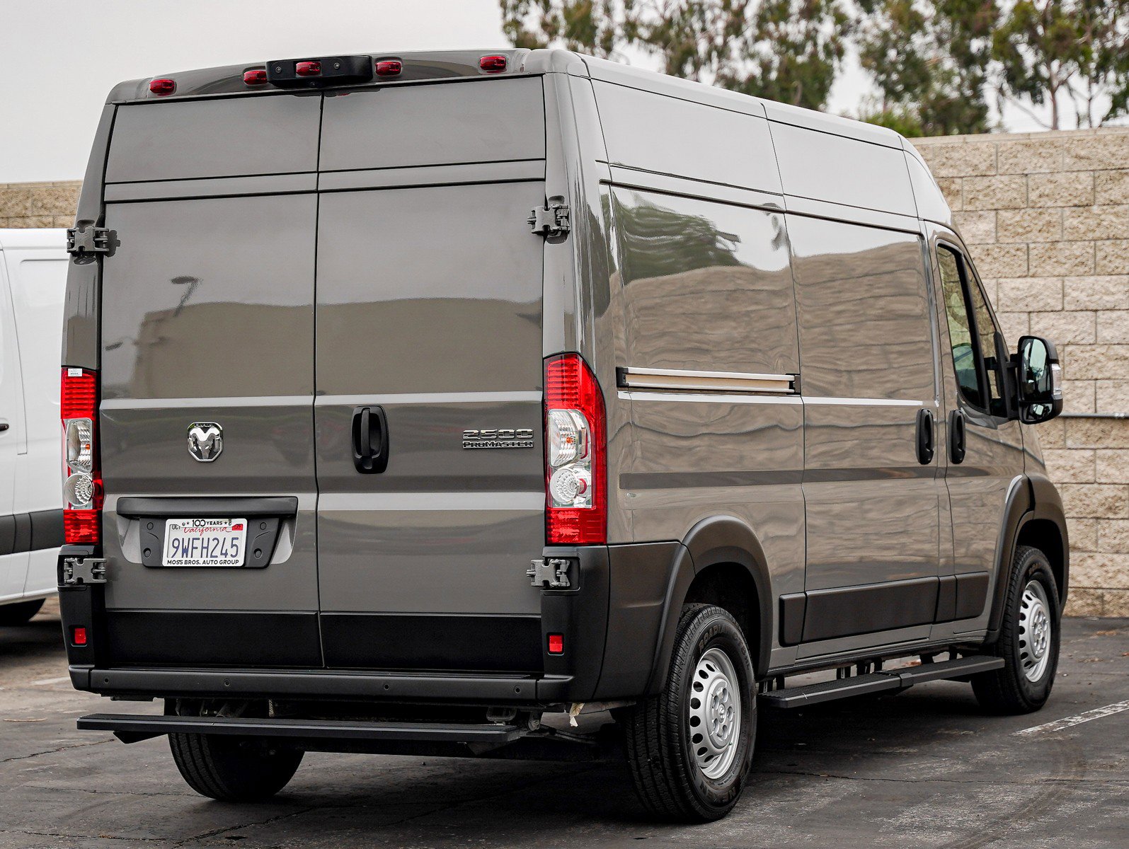 Used 2025 RAM ProMaster 2500 w/ Convenience Group FWD image 6