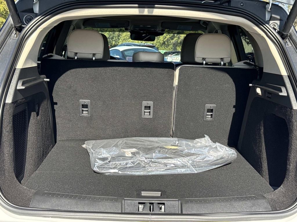 New 2026 Lincoln Corsair Premiere image 11