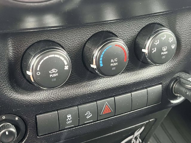 Used 2017 Jeep Wrangler Unlimited Sport w/ Quick Order Package 24S AWD/4WD image 28