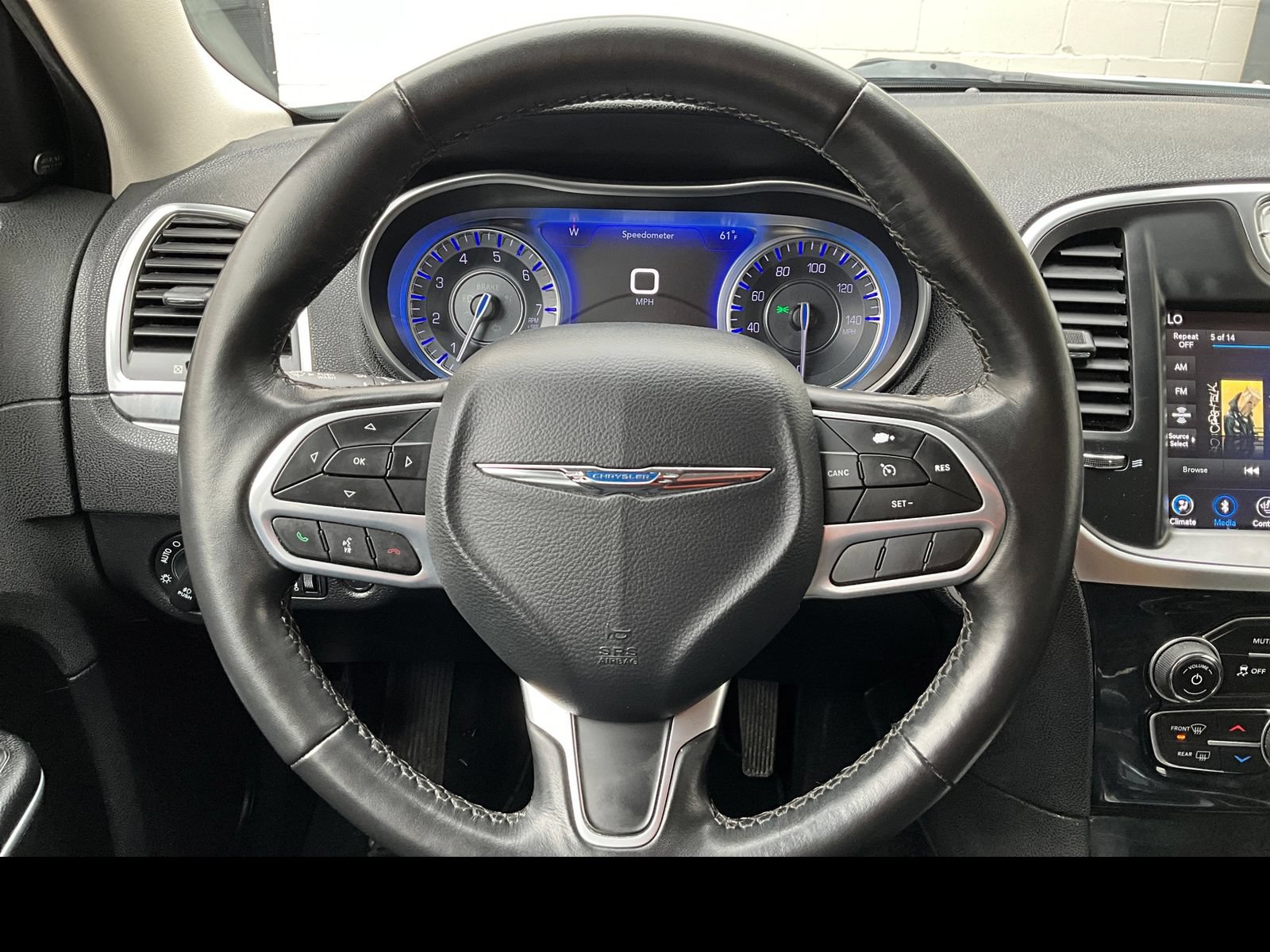 Used 2021 Chrysler 300 Touring L AWD/4WD image 3