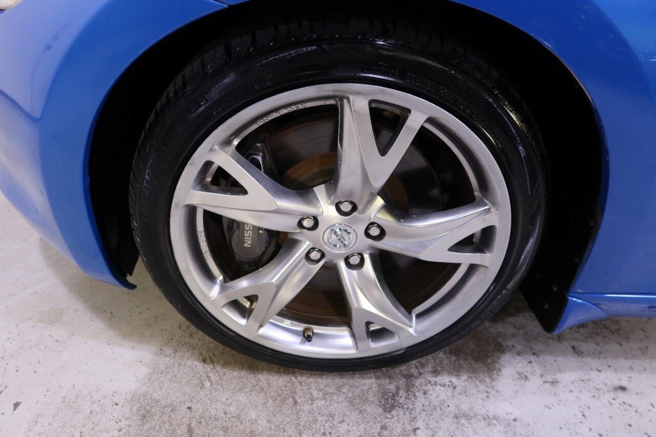 Used 2009 Nissan 370Z Touring w/ Sport Pkg image 10