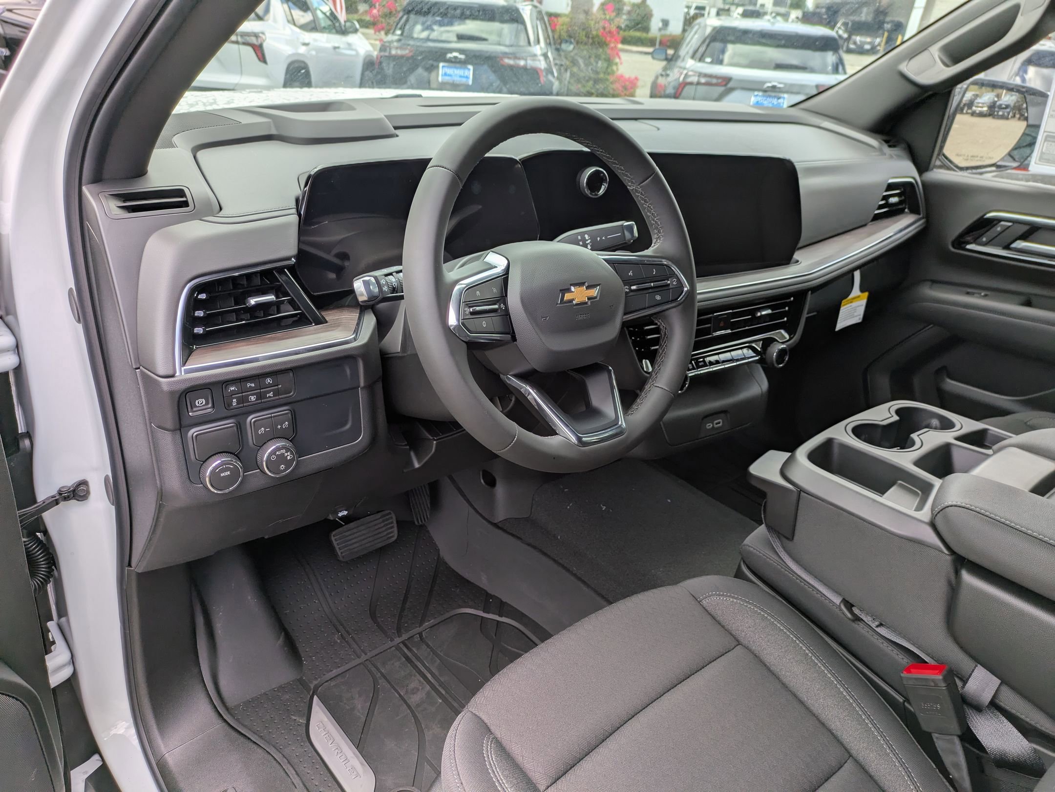 New 2026 Chevrolet Suburban LS image 10