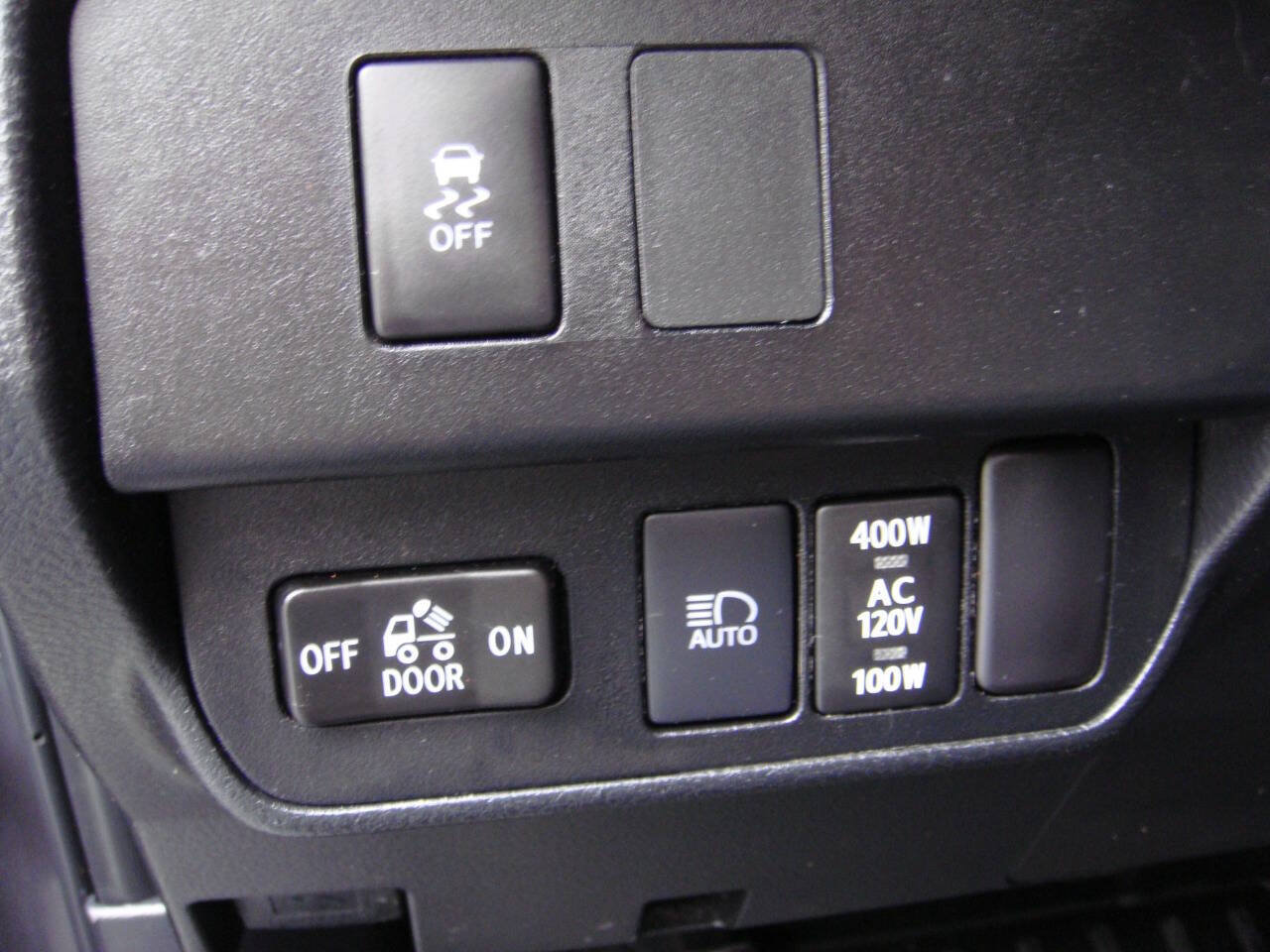 Used 2023 Toyota Tacoma TRD Sport AWD/4WD image 17