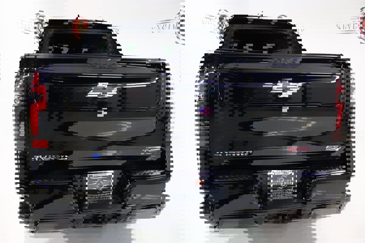 Used 2024 Chevrolet Silverado EV RST image 39