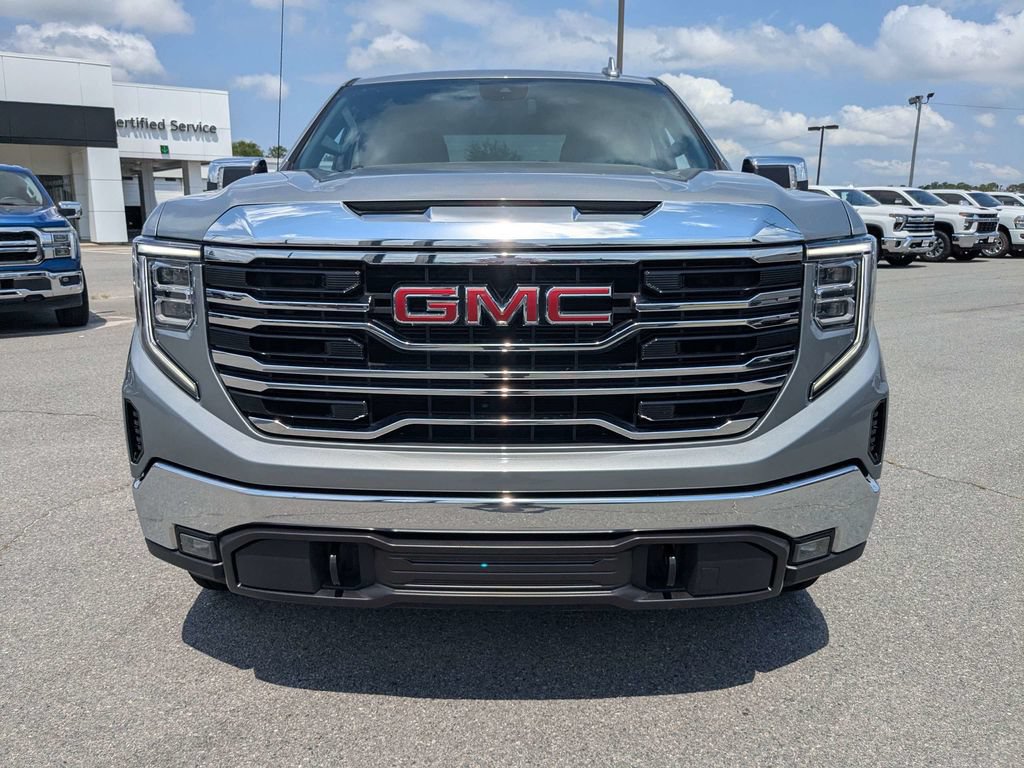 Used 2025 GMC Sierra 1500 SLT AWD/4WD image 9
