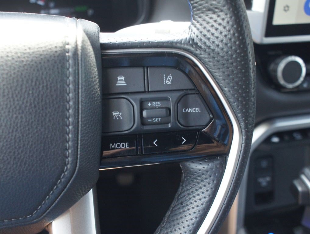 Used 2023 Toyota Sequoia Platinum AWD/4WD image 11