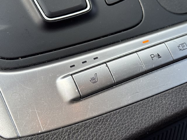 Used 2026 Kia Carnival LXS FWD image 24
