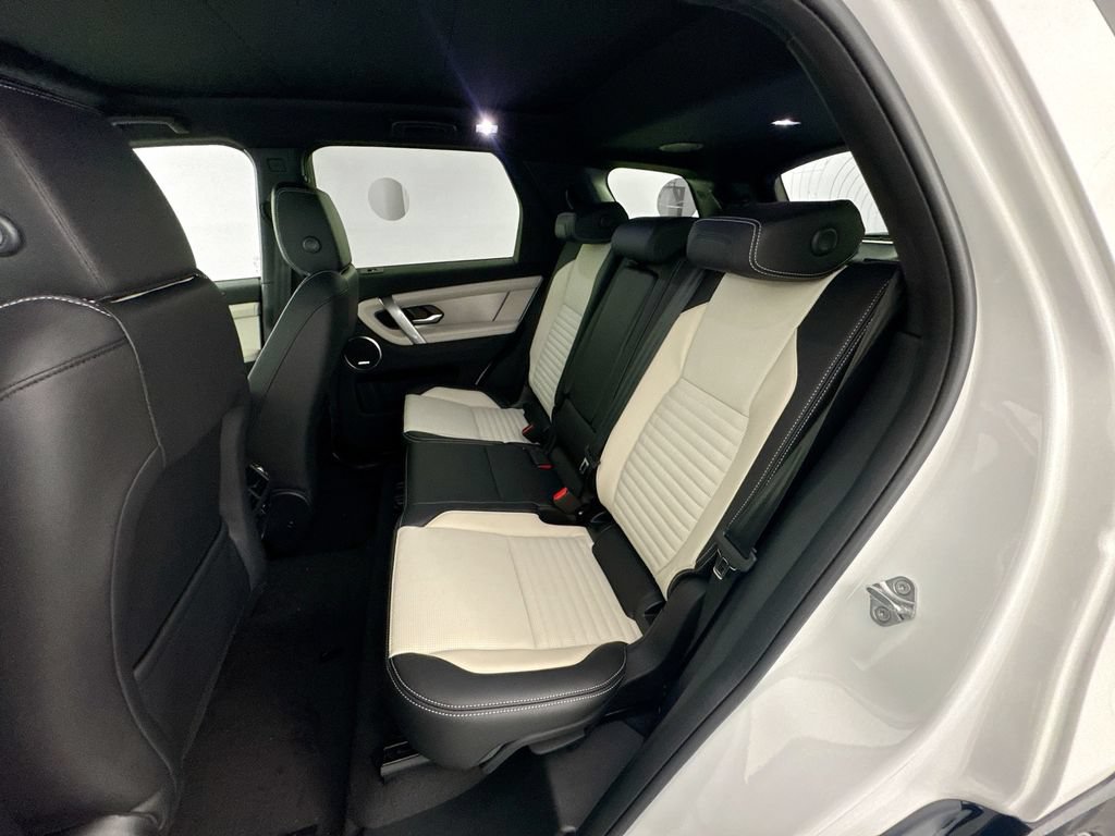 New 2026 Land Rover Discovery Sport Landmark AWD/4WD image 24