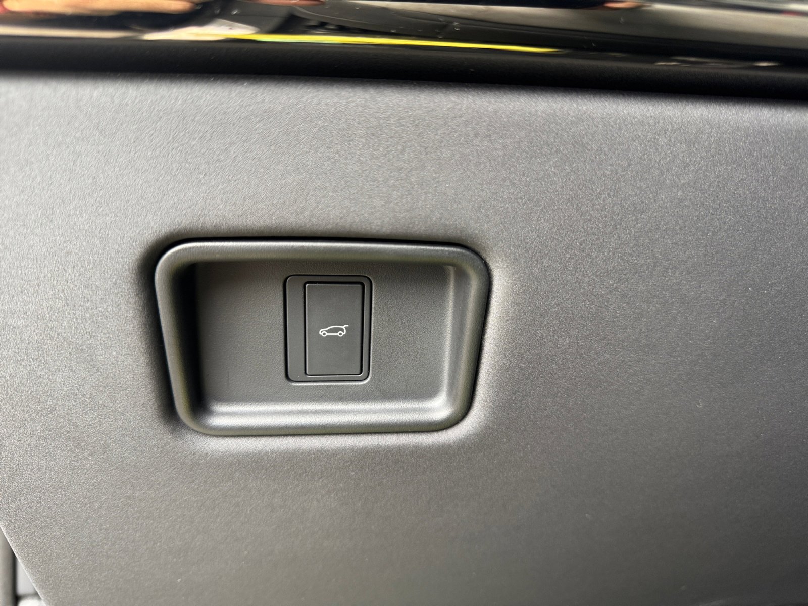 Used 2025 Land Rover Range Rover Sport SV Edition Two image 16