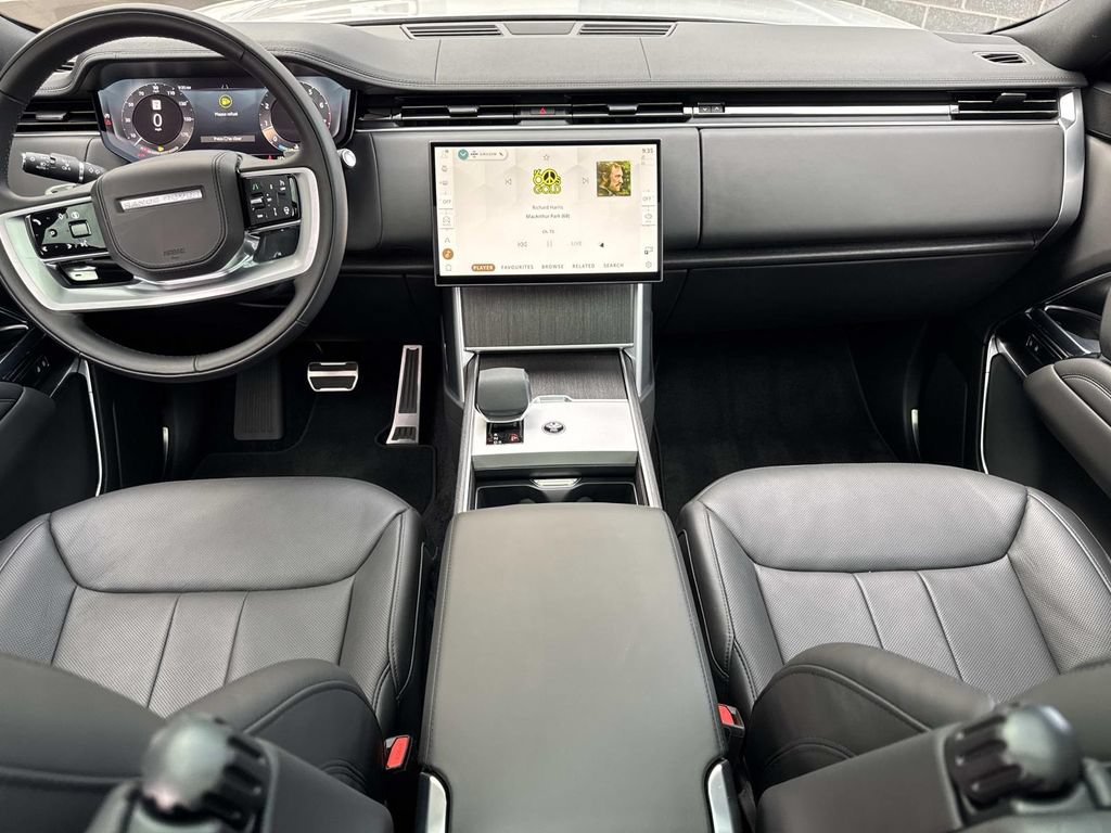 Used 2025 Land Rover Range Rover Long Wheelbase SE AWD/4WD image 19