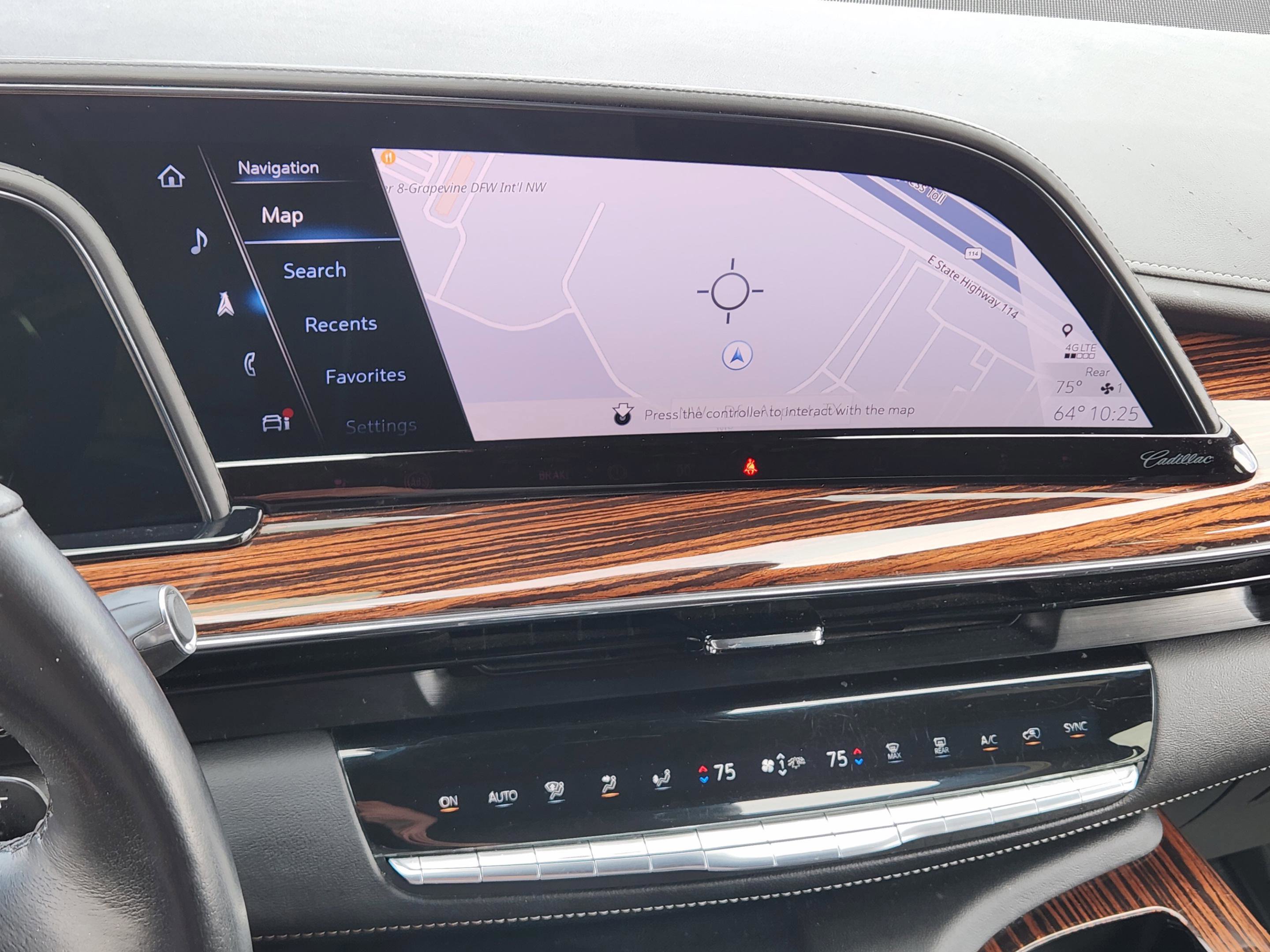 Used 2021 Cadillac Escalade Premium Luxury AWD/4WD image 12