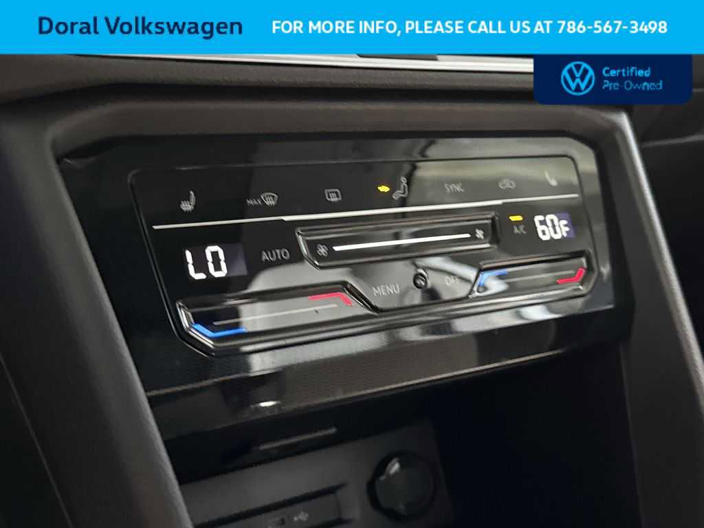 Used 2025 Volkswagen Taos SE FWD image 20