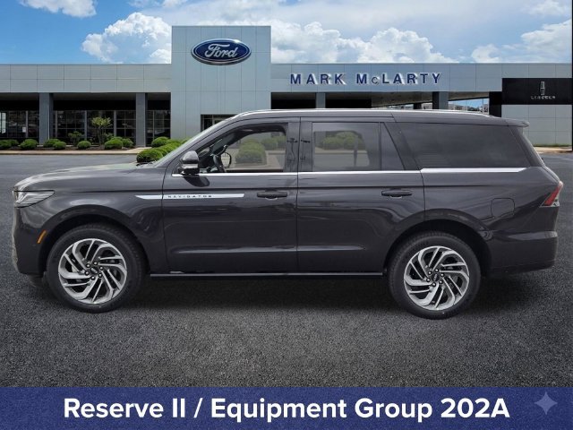 New 2026 Lincoln Navigator Reserve AWD/4WD image 2