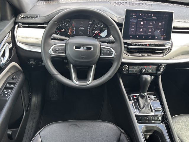 Used 2025 Jeep Compass Limited AWD/4WD image 15