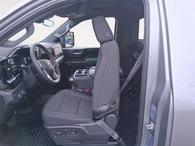 Used 2025 Chevrolet Silverado 3500 LT image 9