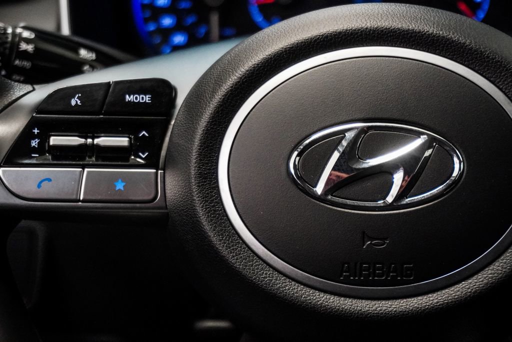 Used 2023 Hyundai Tucson SE FWD image 16
