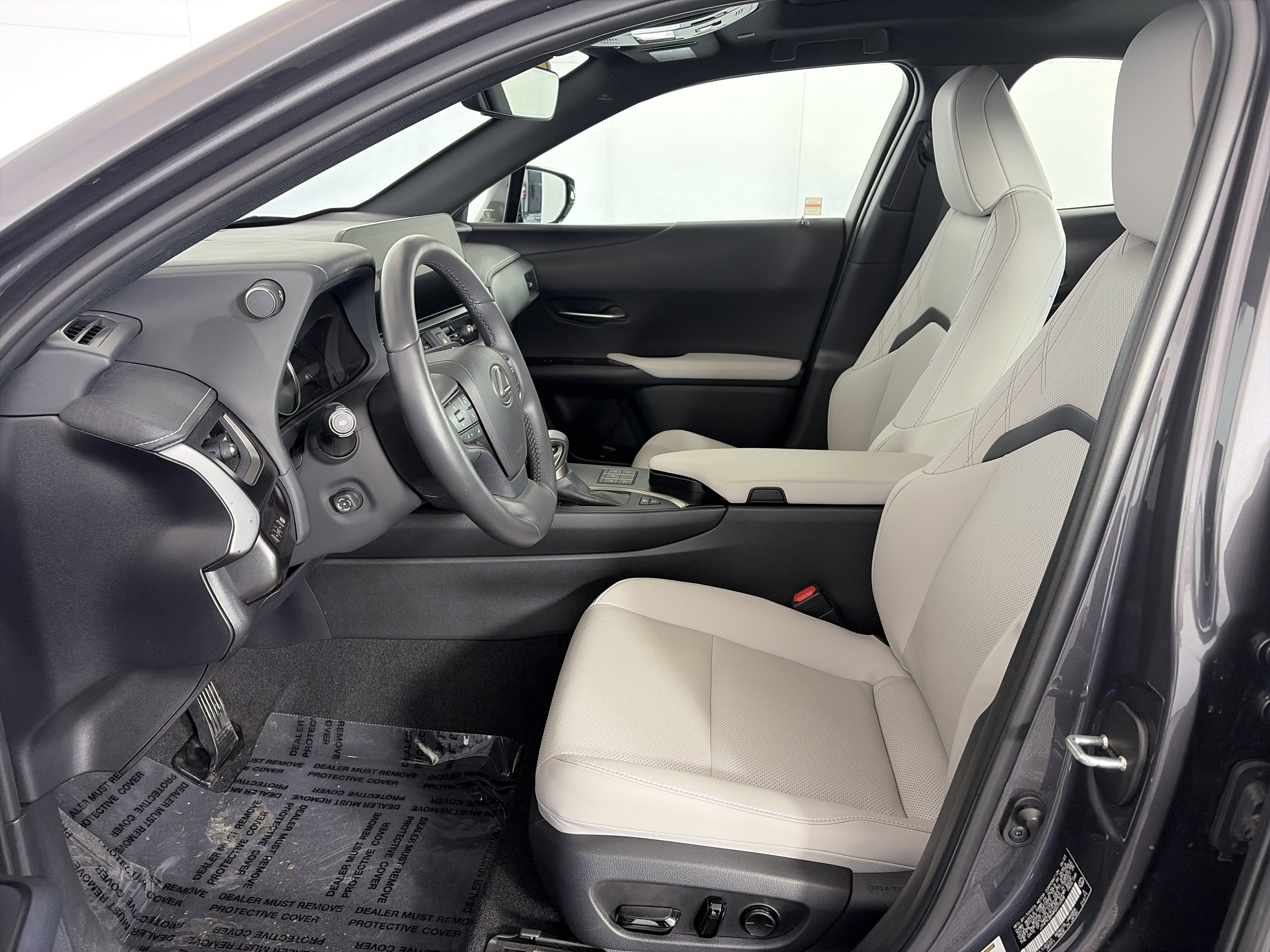 Used 2024 Lexus UX 250h AWD w/ Premium Package image 6