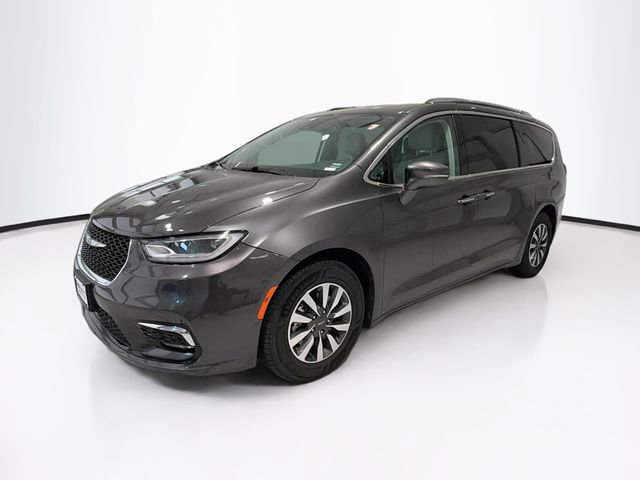 Used 2021 Chrysler Pacifica Touring-L w/ Uconnect Theater Family Group image 3