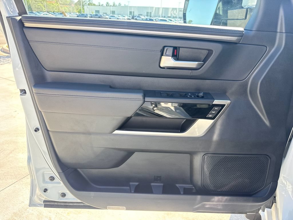 Used 2025 Toyota Tundra Limited AWD/4WD image 13
