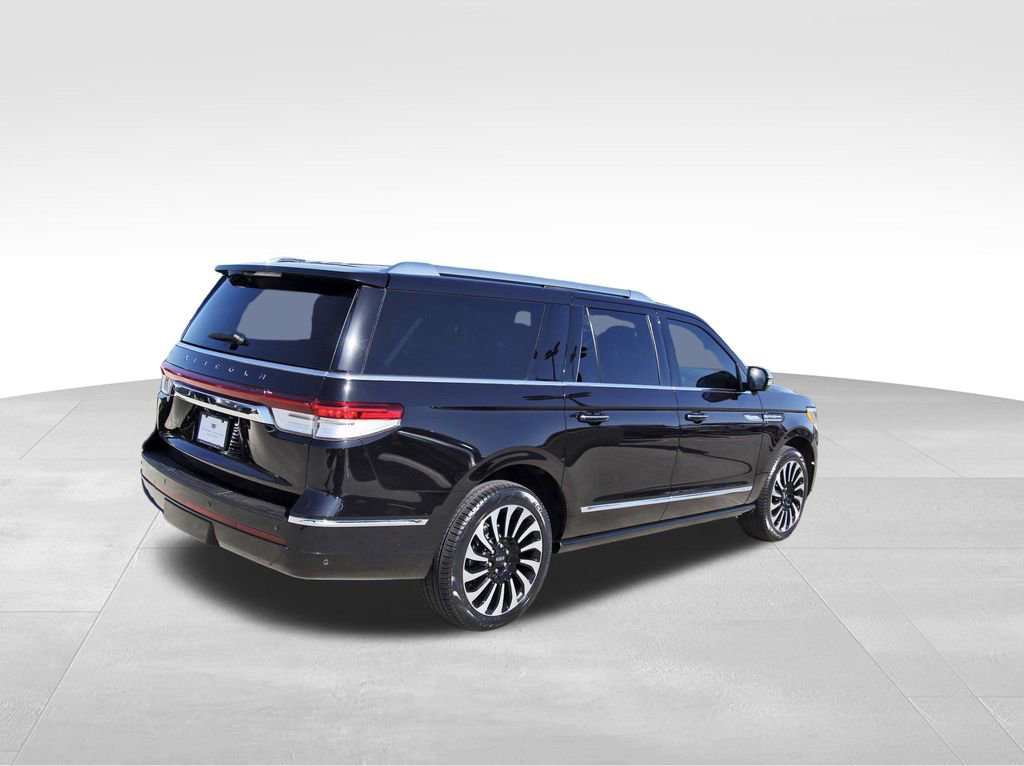 Used 2023 Lincoln Navigator L Black Label image 4