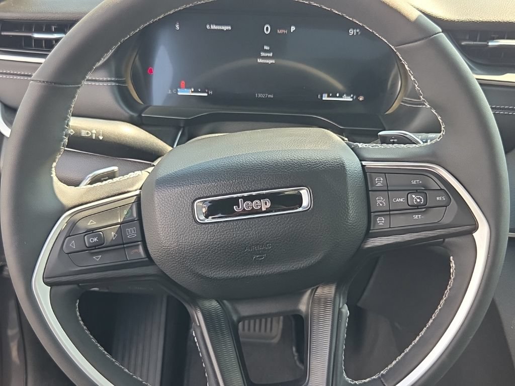 Used 2025 Jeep Grand Cherokee Altitude AWD/4WD image 27