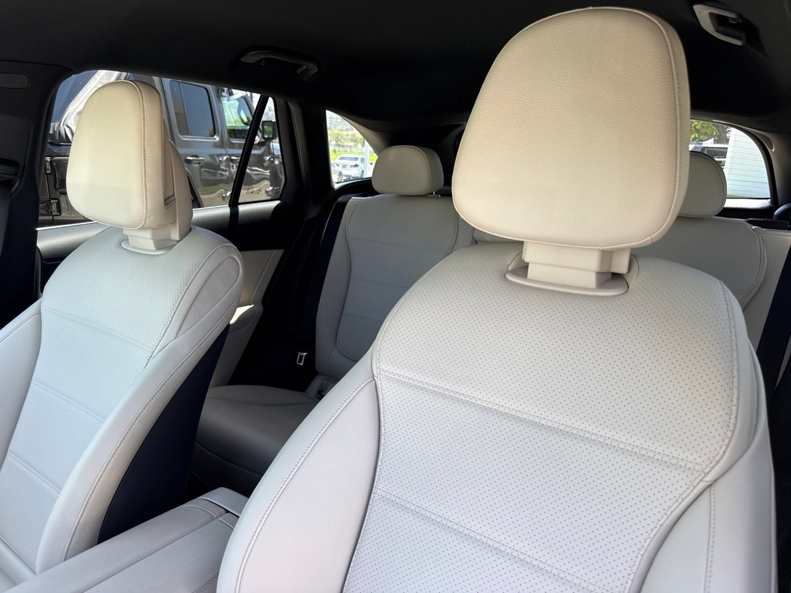 Used 2023 Mercedes-Benz GLC 300 image 29