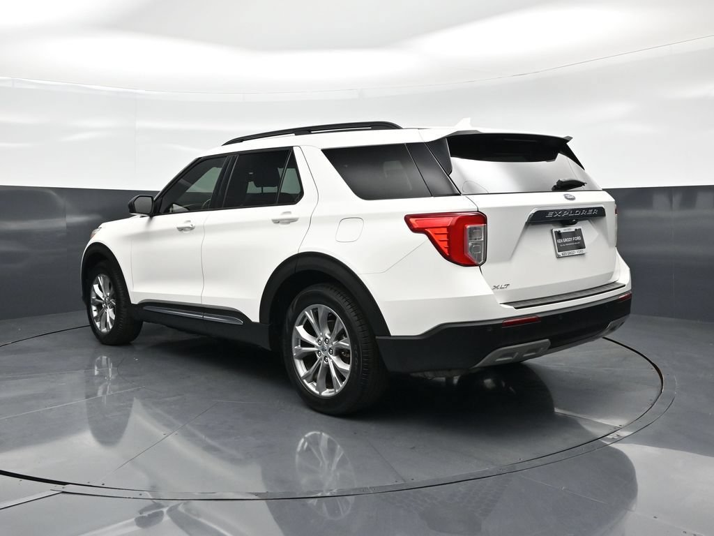Certified 2021 Ford Explorer XLT w/ Equipment Group 202A RWD image 6