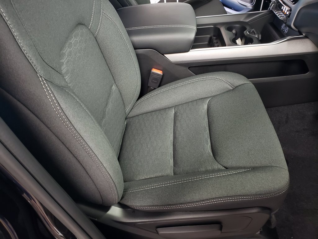 New 2026 RAM 1500 4x4 Crew Cab image 15