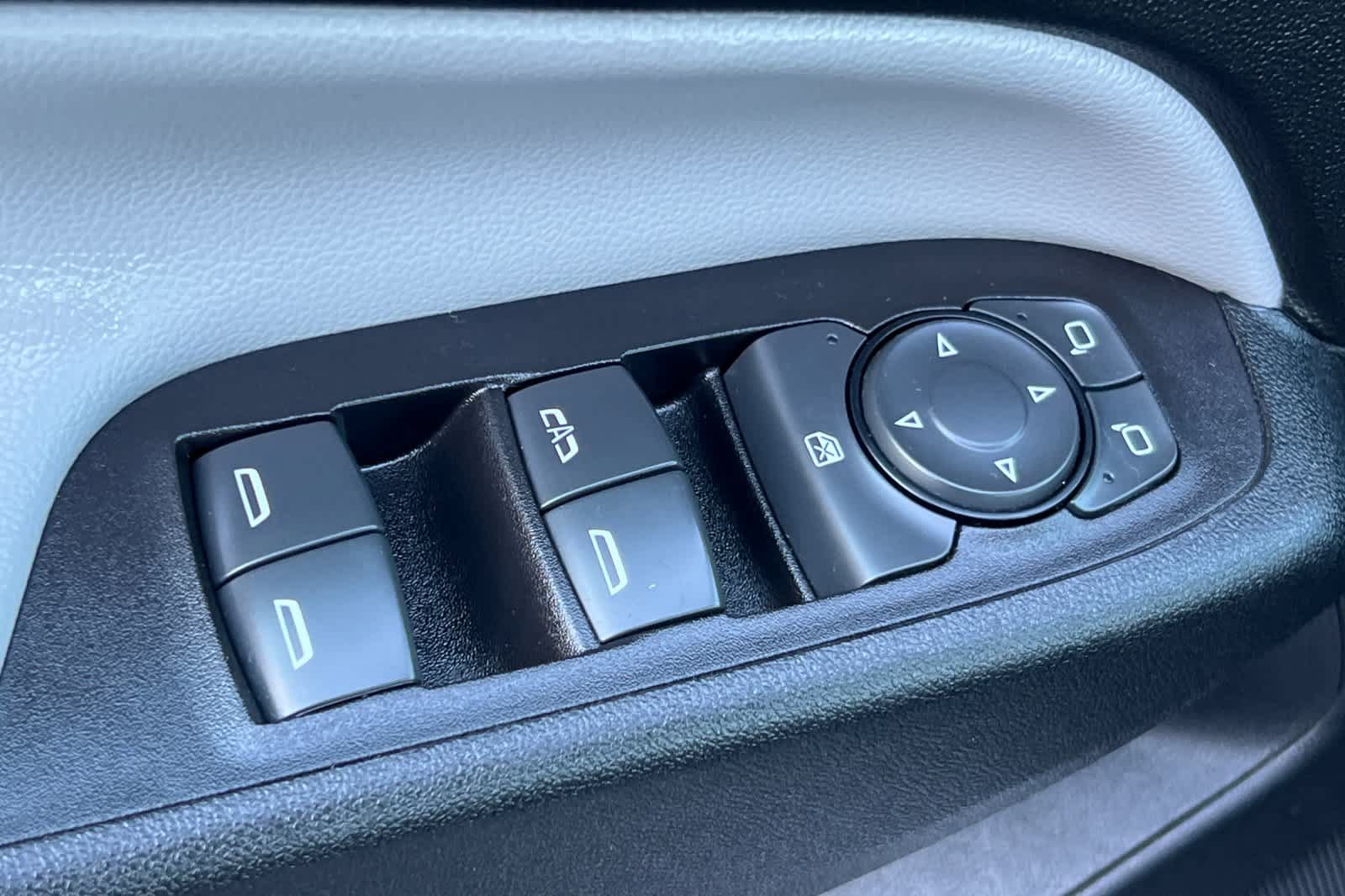 Used 2019 Chevrolet Equinox LS FWD image 13