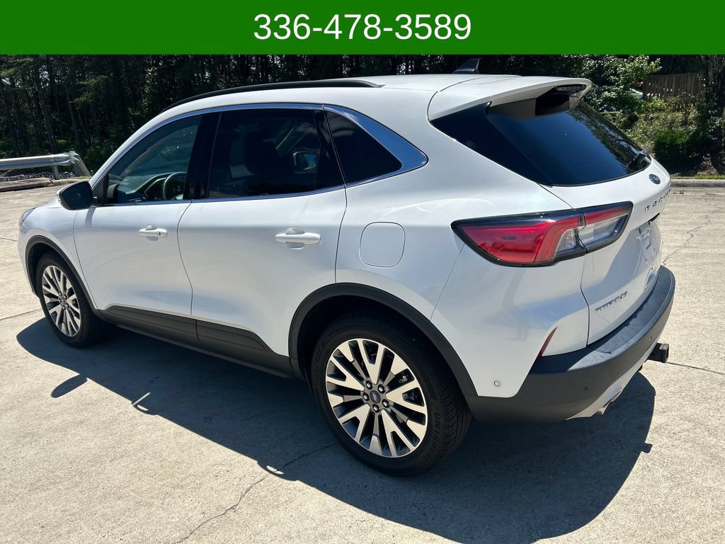Used 2020 Ford Escape Titanium AWD/4WD image 3