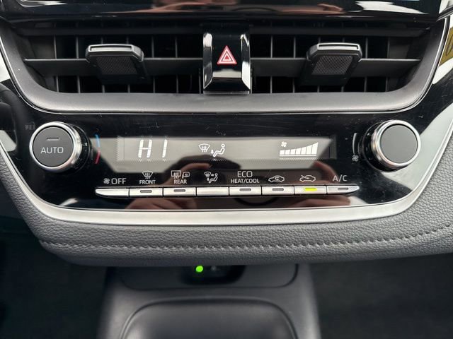 Used 2024 Toyota Corolla SE w/ SE Premium Package image 18