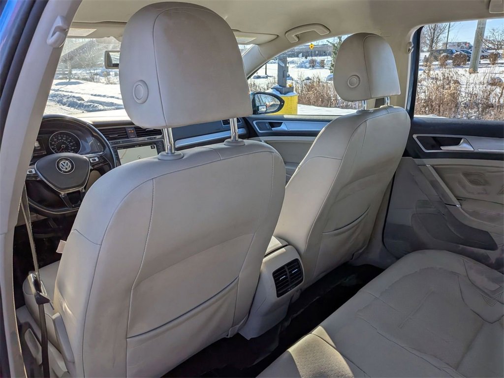 Used 2016 Volkswagen e-Golf SEL Premium image 25