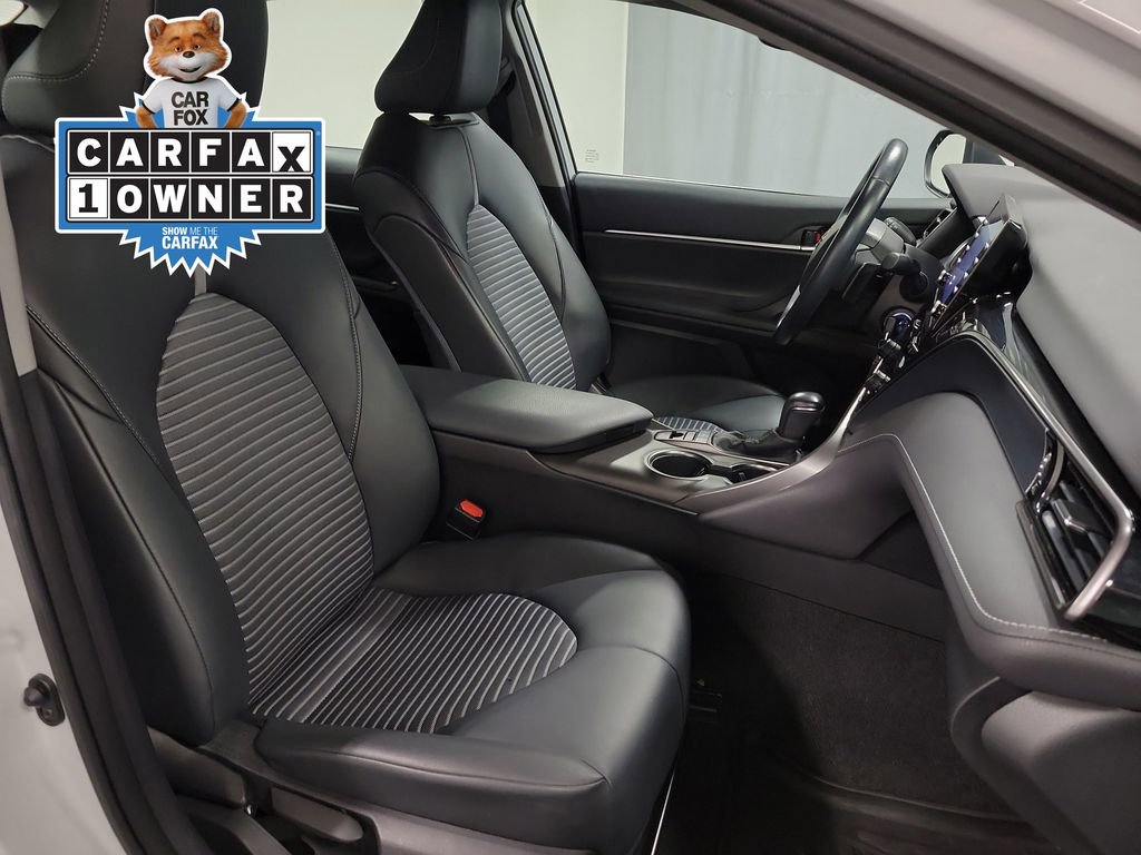 Used 2022 Toyota Camry SE image 25