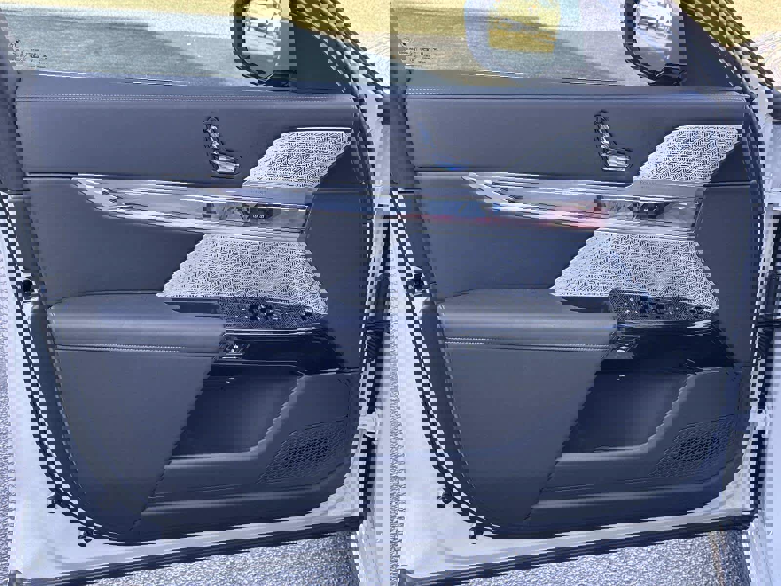 Certified 2025 BMW i7 eDrive50 w/ M Sport Package image 18