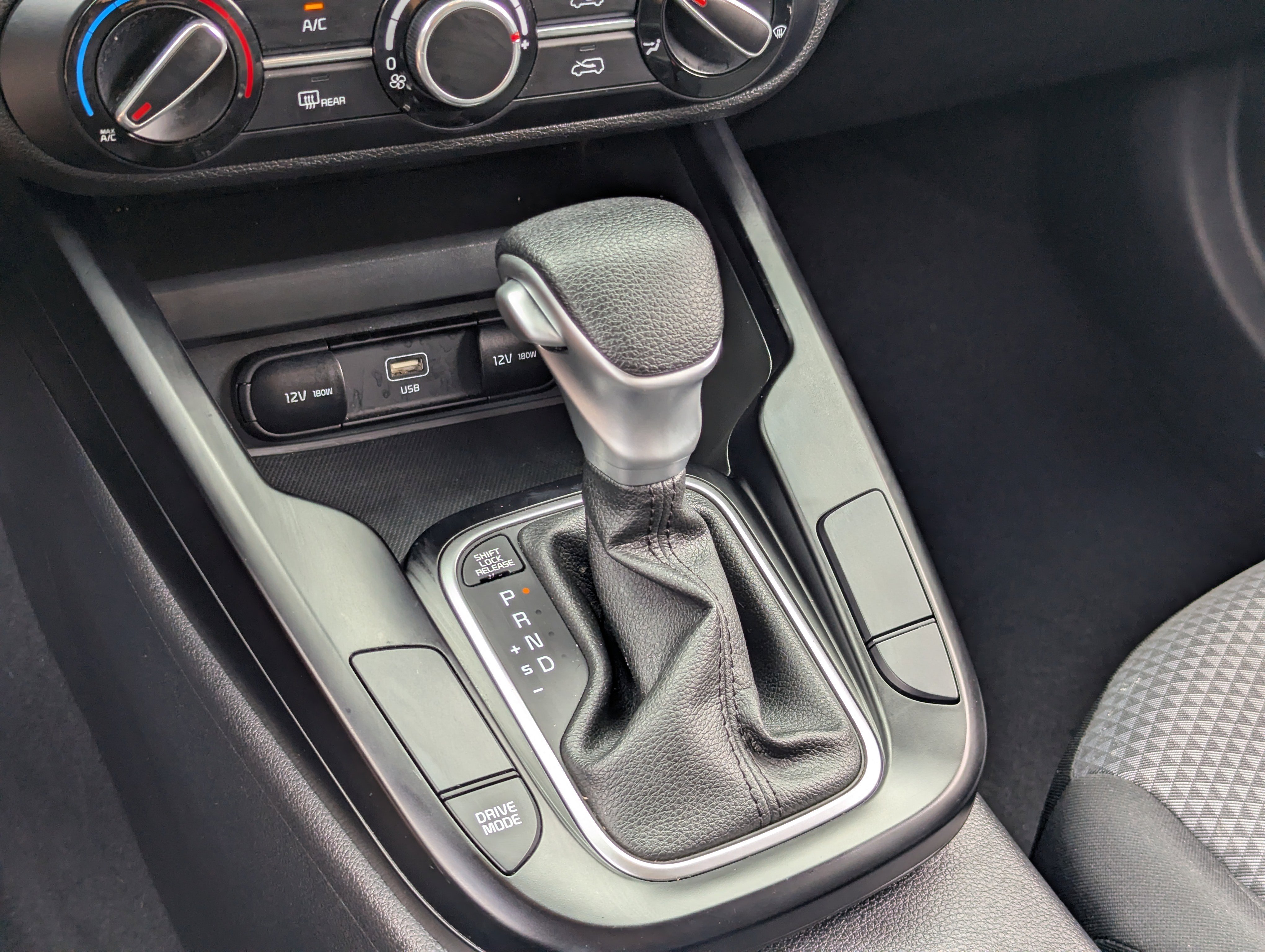 Certified 2025 Kia Soul LX w/ LX Technology Package image 28