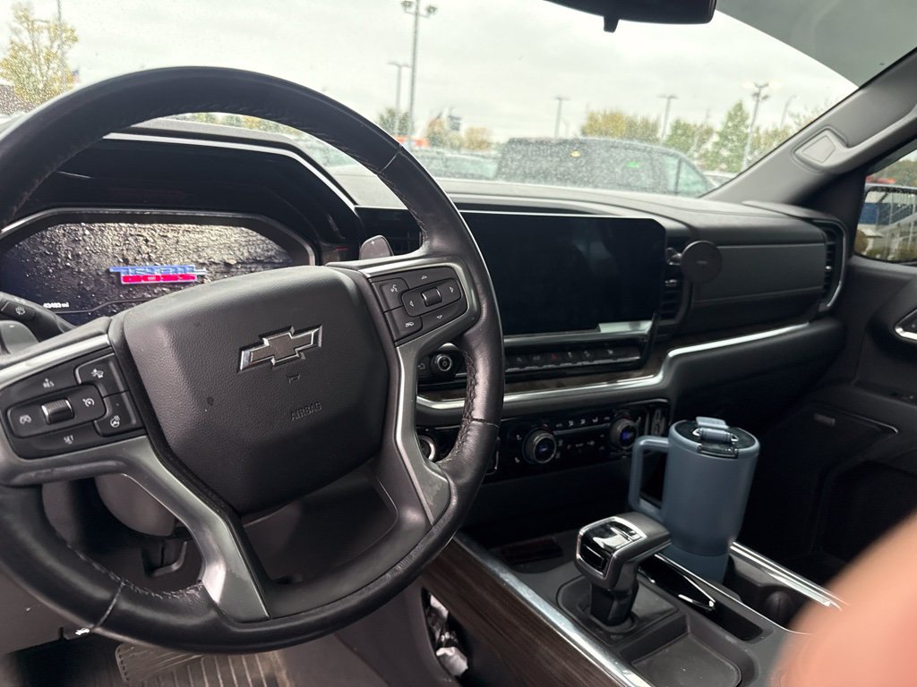 Used 2022 Chevrolet Silverado 1500 LT Trail Boss w/ LT Trail Boss Premium Package AWD/4WD image 12