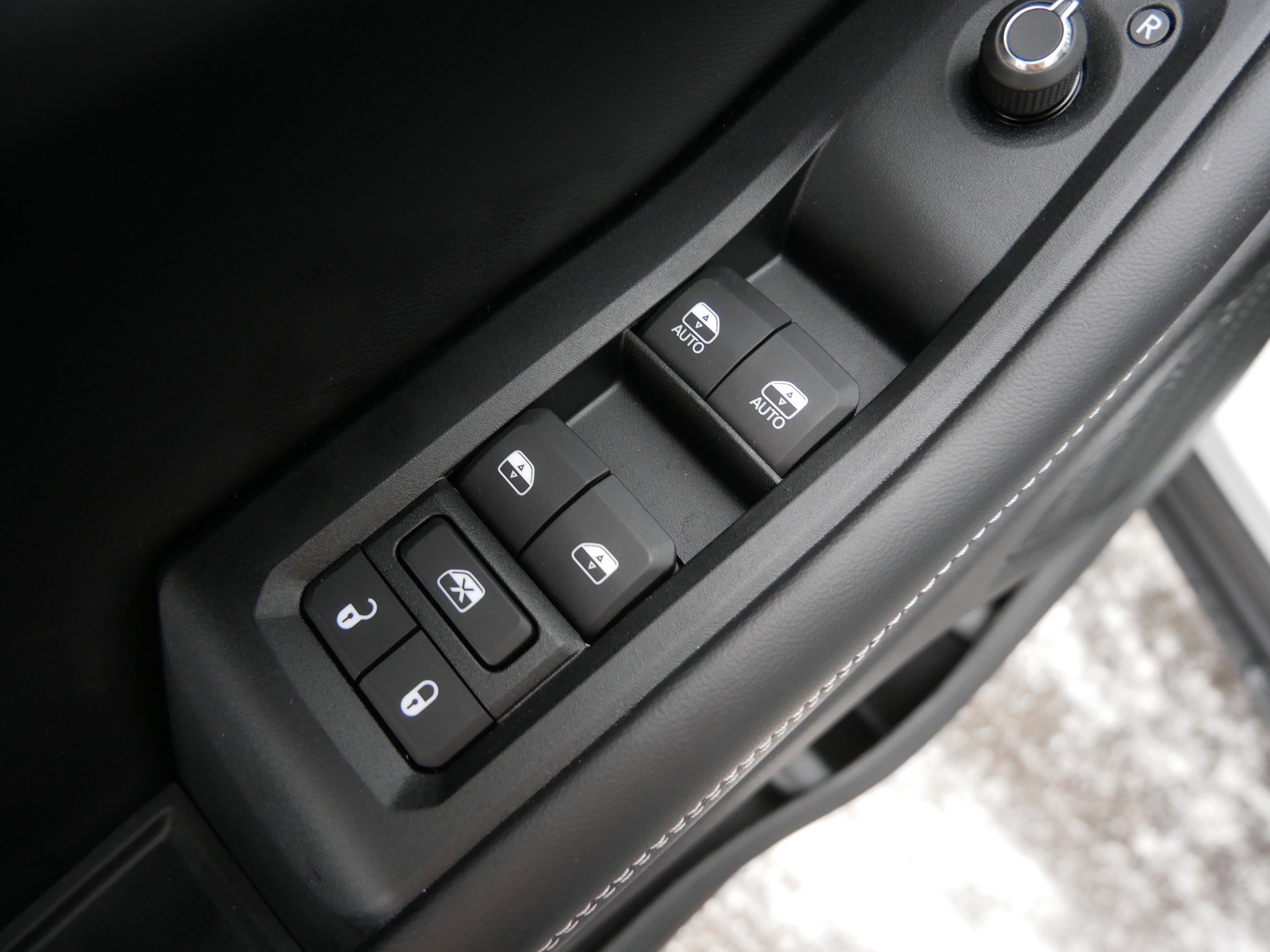 New 2025 Jeep Grand Cherokee Laredo X w/ Luxury Tech Group I image 8