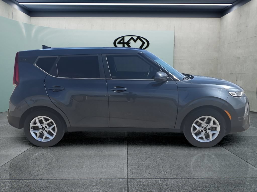 Used 2020 Kia Soul S FWD image 2