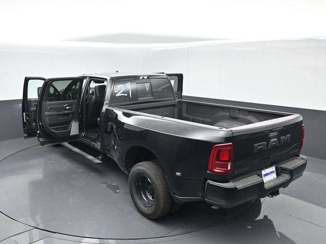New 2026 RAM 3500 Laramie AWD/4WD image 57