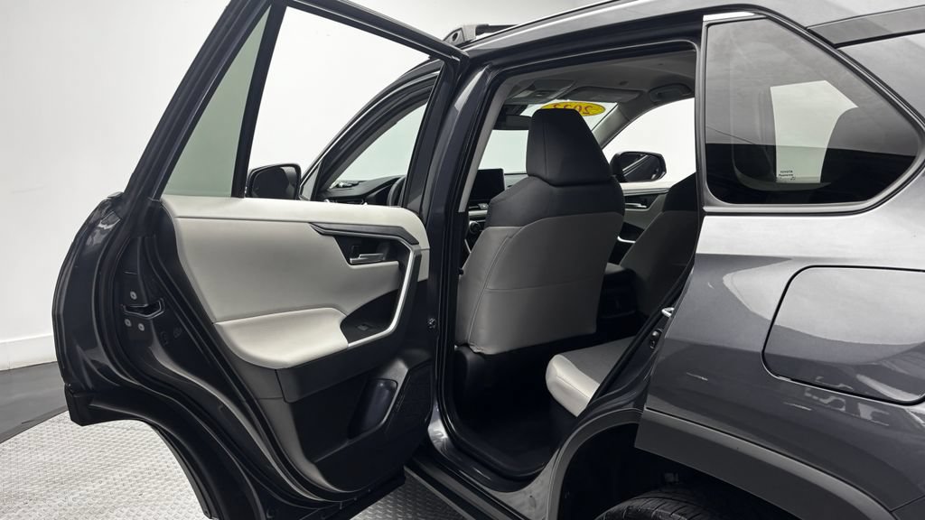 Used 2023 Toyota RAV4 XLE w/ XLE Grade Weather Package AWD/4WD image 32