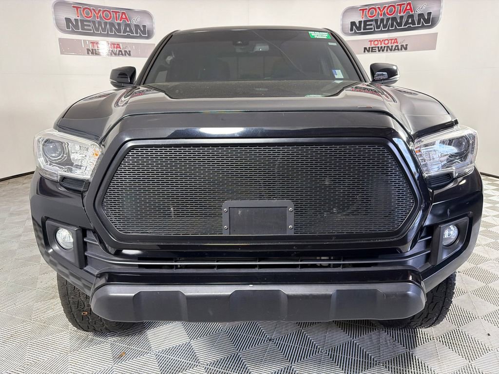 Used 2019 Toyota Tacoma TRD Off-Road image 9