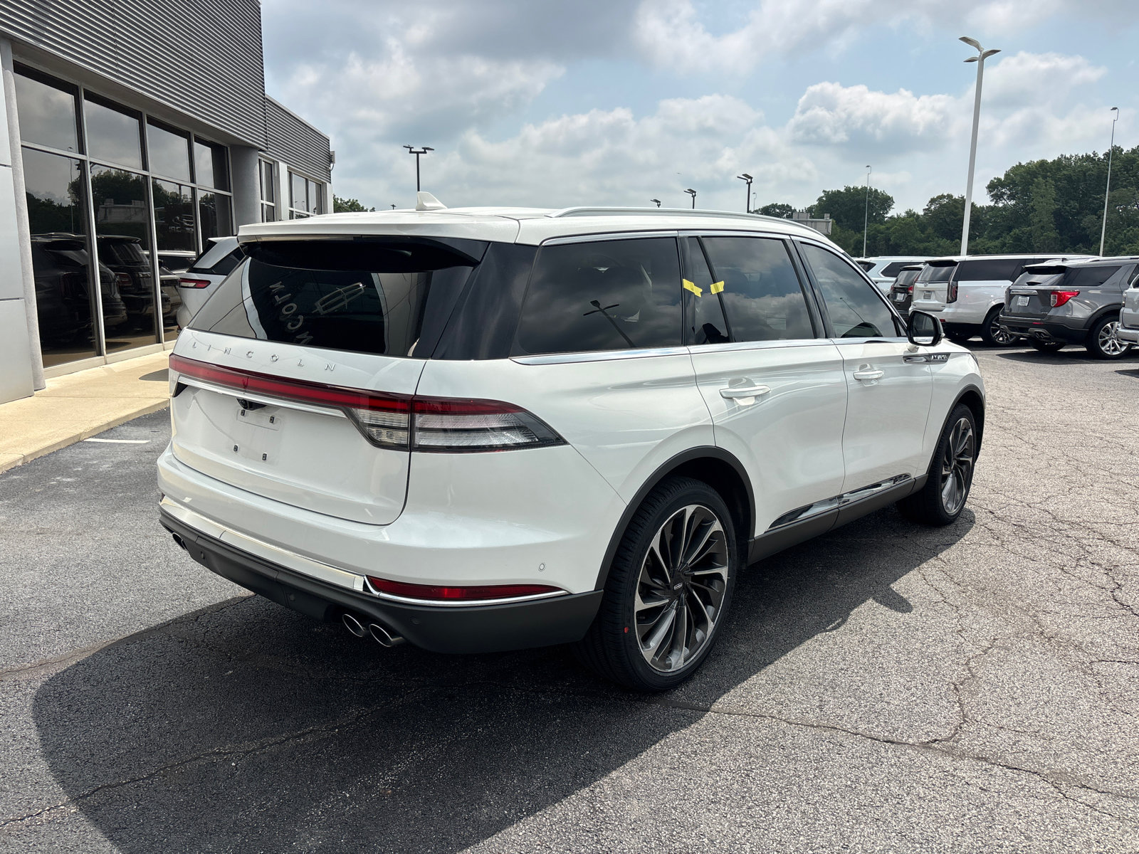 Used 2020 Lincoln Aviator Reserve w/ Equipment Group 202A AWD/4WD image 7